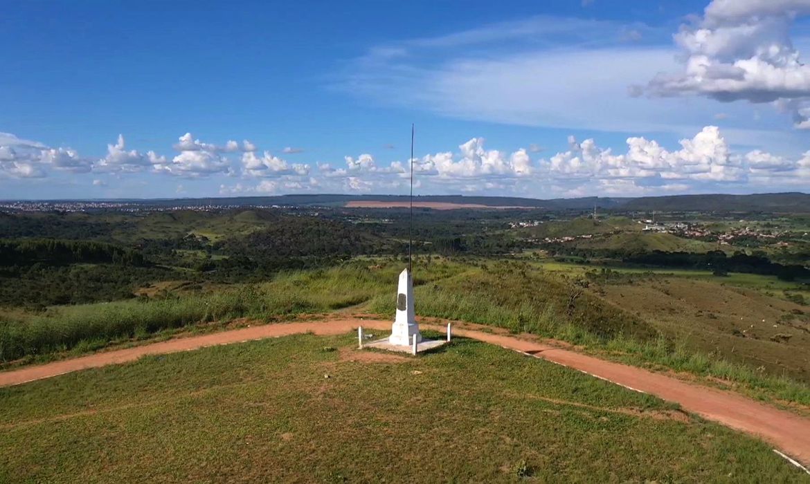 pedra-fundamental-morro-do-centenario